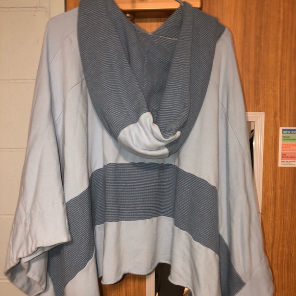 Free People Throw on Hoodie/Bat Wing Sweatshirt! - Picture 4 of 4
